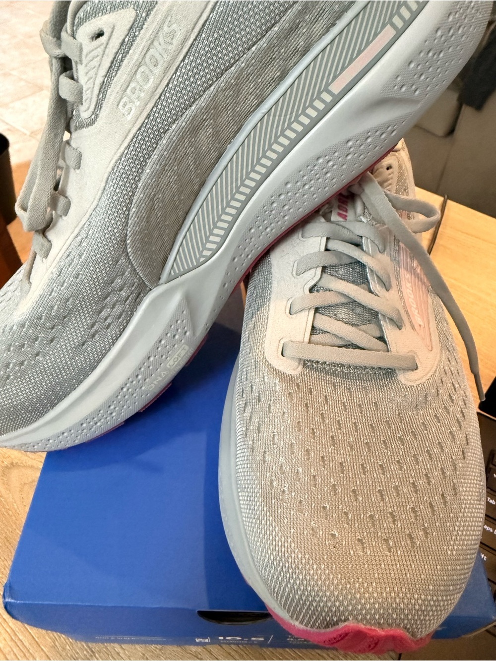 Brooks Adrenaline GTS 24 Alloy White Zephyr Women’s Athletic Shoes